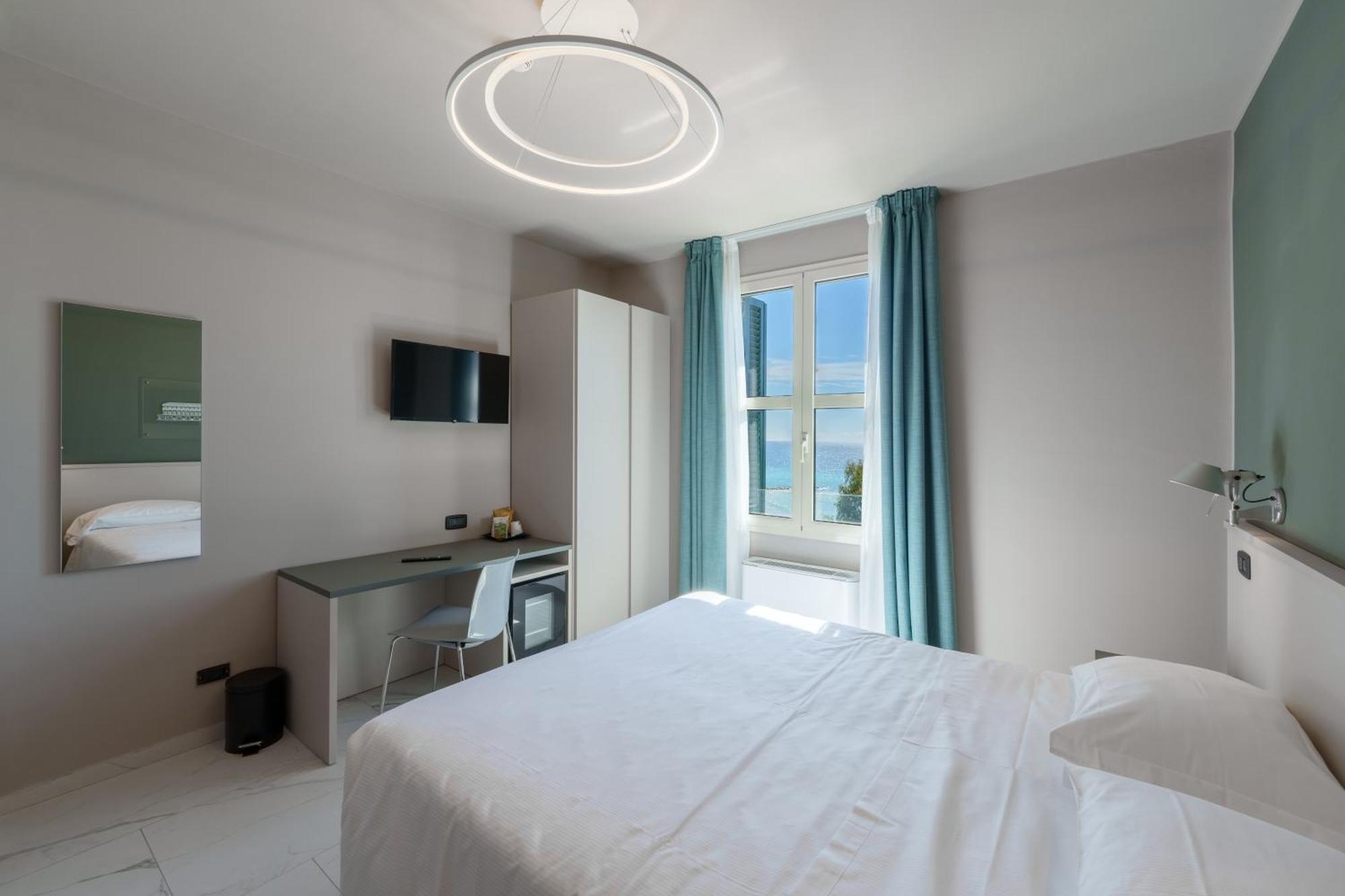 Hotel Villa Levi Sanremo Bagian luar foto