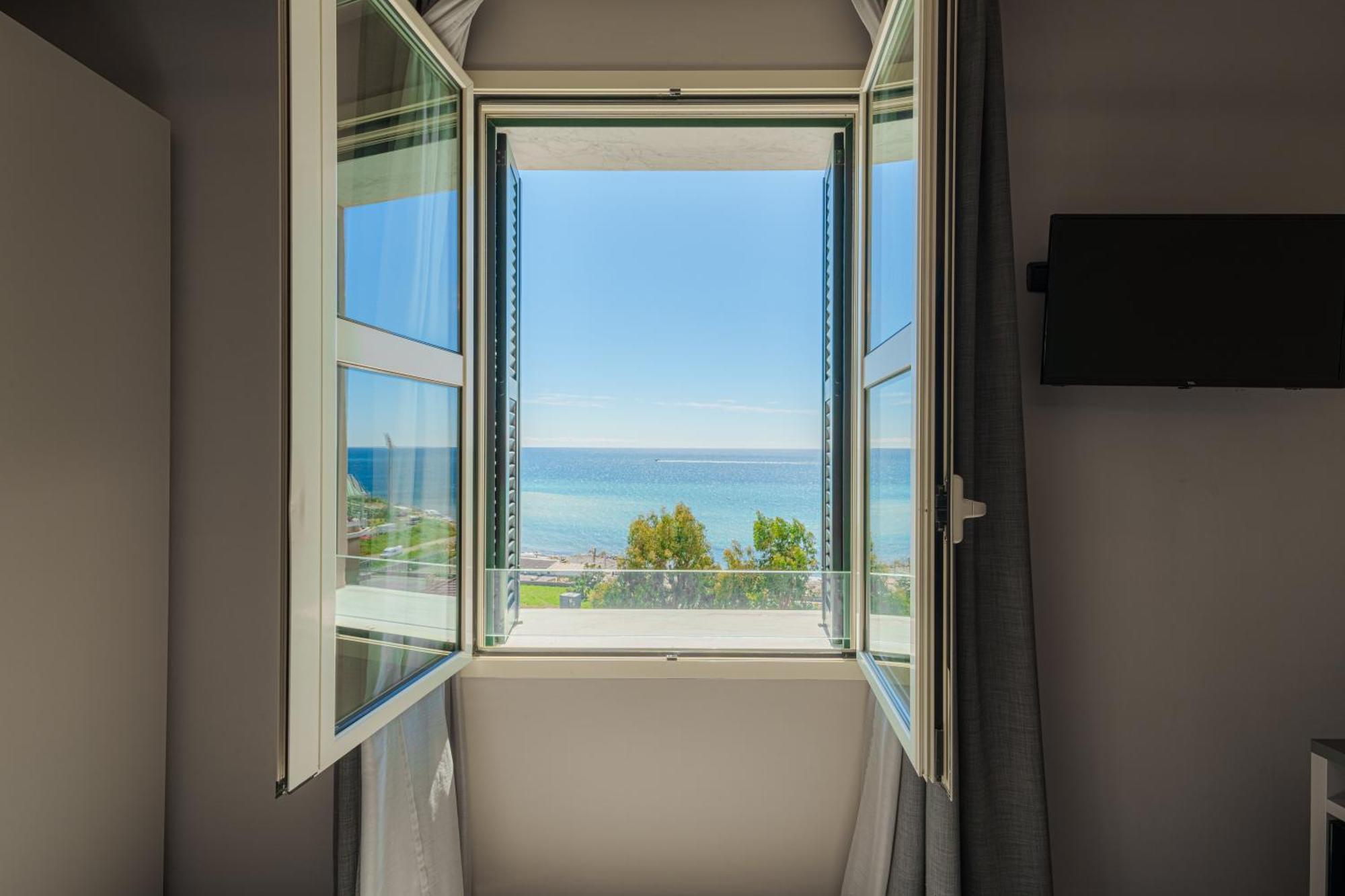 Hotel Villa Levi Sanremo Bagian luar foto