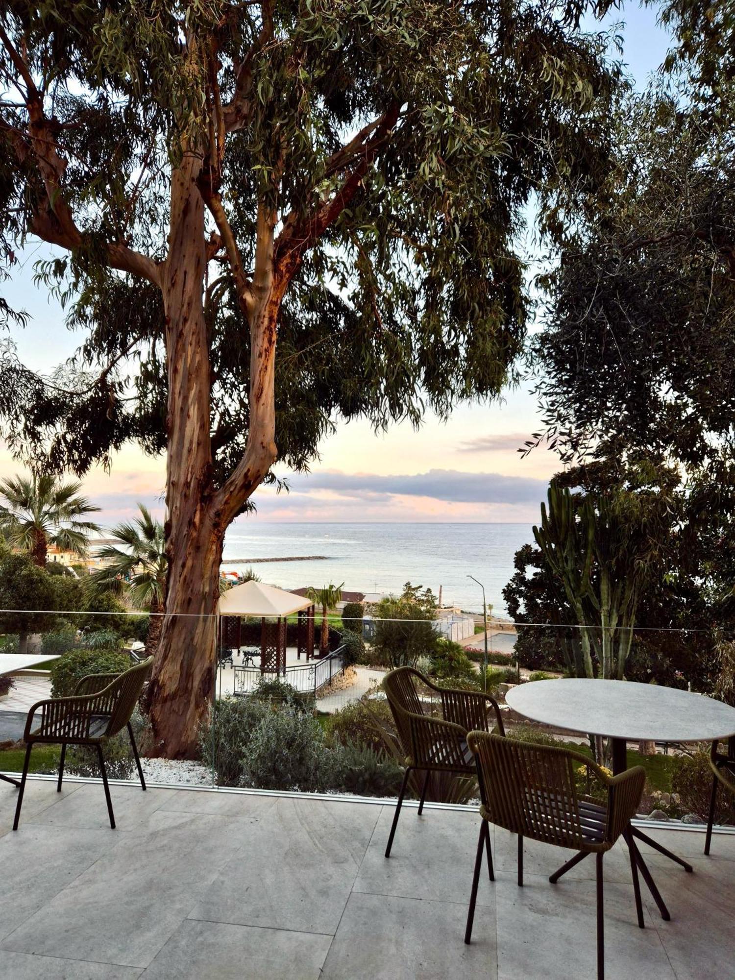 Hotel Villa Levi Sanremo Bagian luar foto