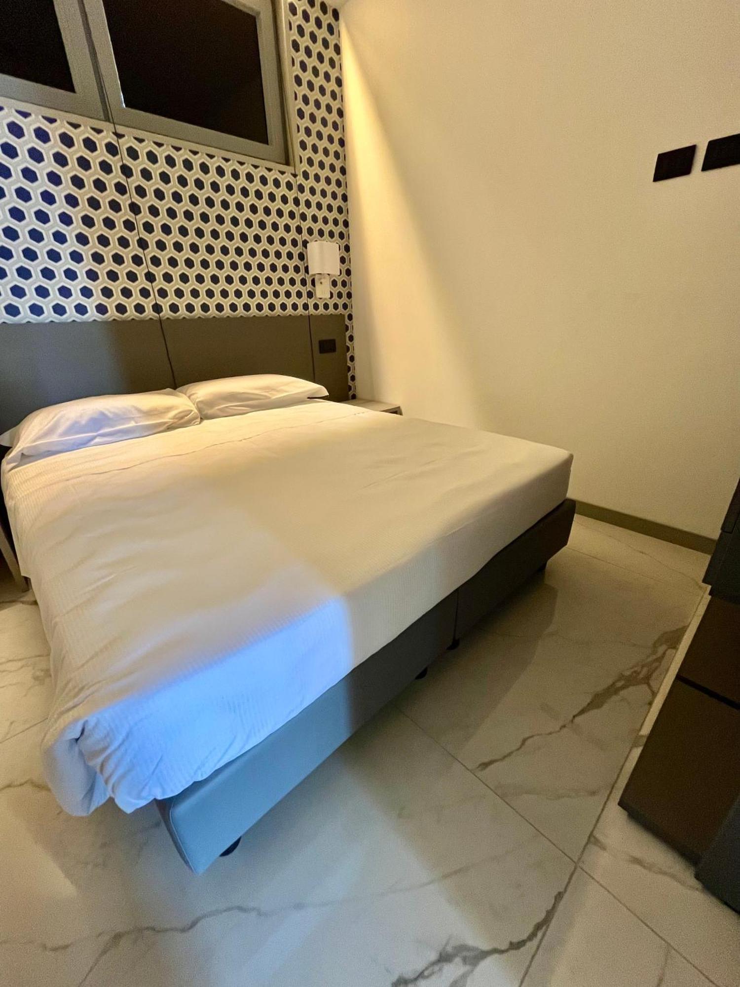 Hotel Villa Levi Sanremo Bagian luar foto